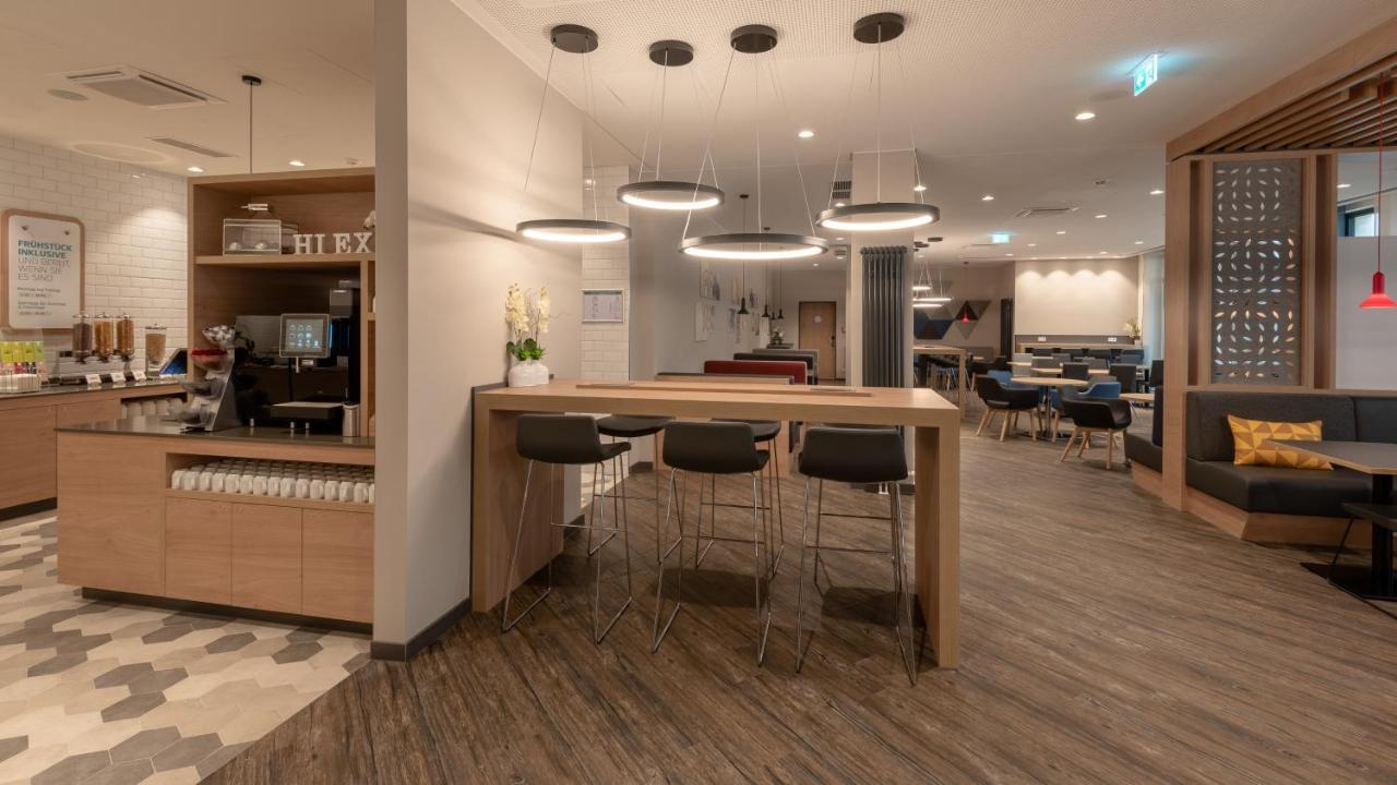 Holiday Inn Express - Munich North By Ihg Exterior photo